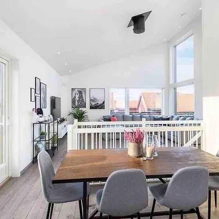 ヴィラ Moderne Hus Med Flotte Utemuligheter Og Parkering *