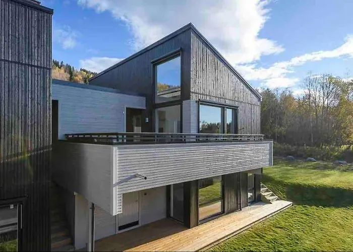 Moderne Hus Med Flotte Utemuligheter Og Parkering Vila *