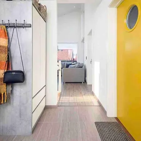 Moderne Hus Med Flotte Utemuligheter Og Parkering 别墅 *
