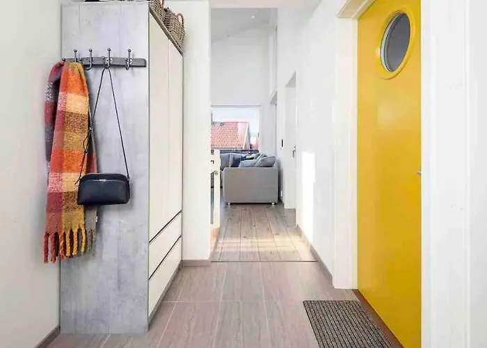 Moderne Hus Med Flotte Utemuligheter Og Parkering 别墅 *