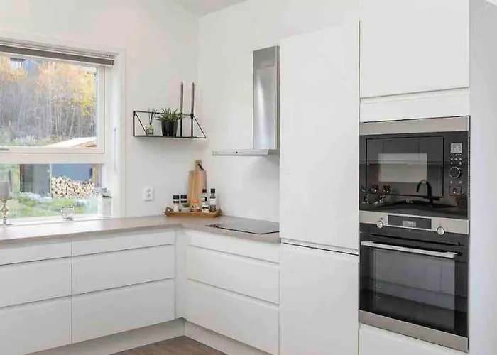 Moderne Hus Med Flotte Utemuligheter Og Parkering 利勒哈默尔